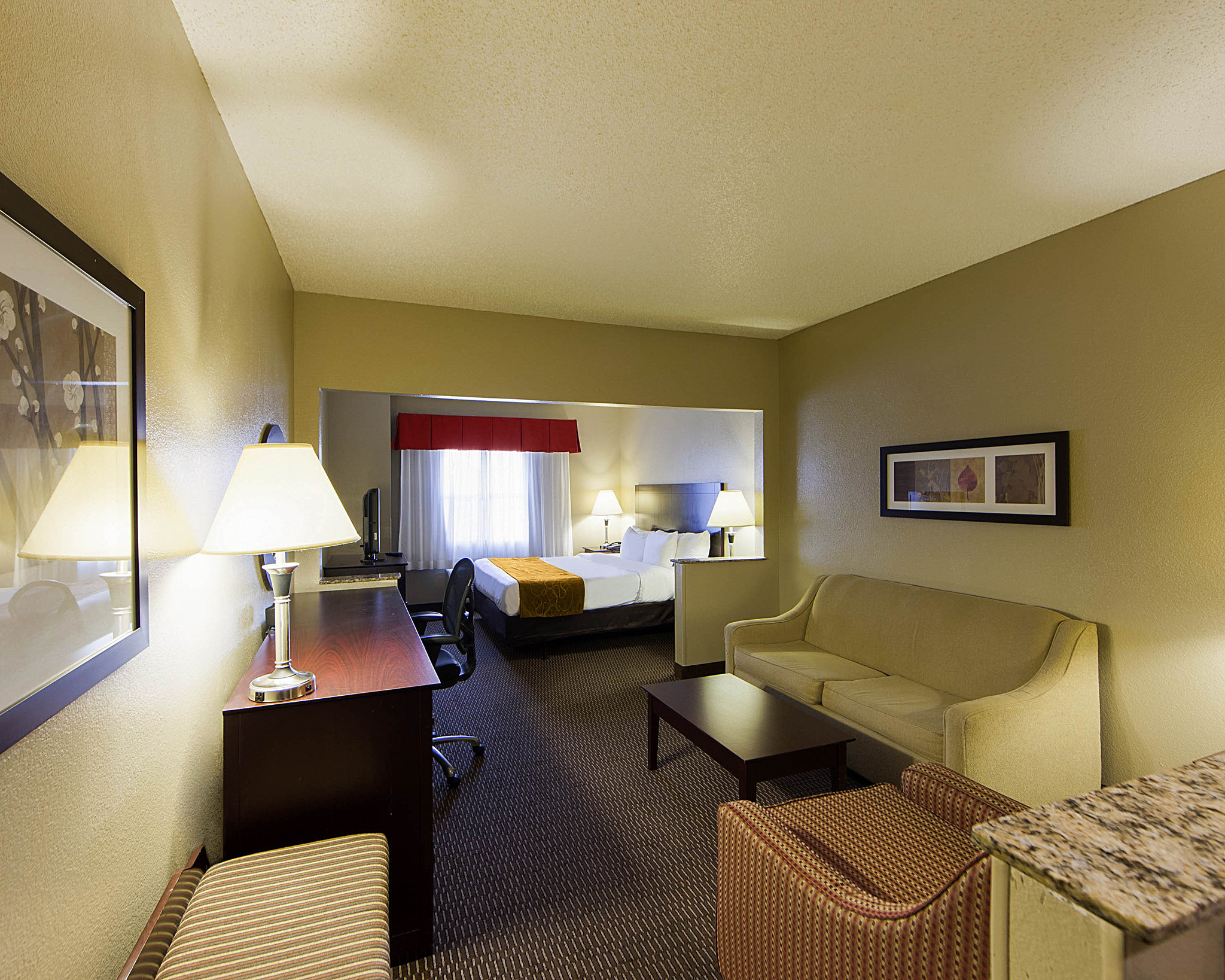Quality Suites Addison-Dallas photo 3