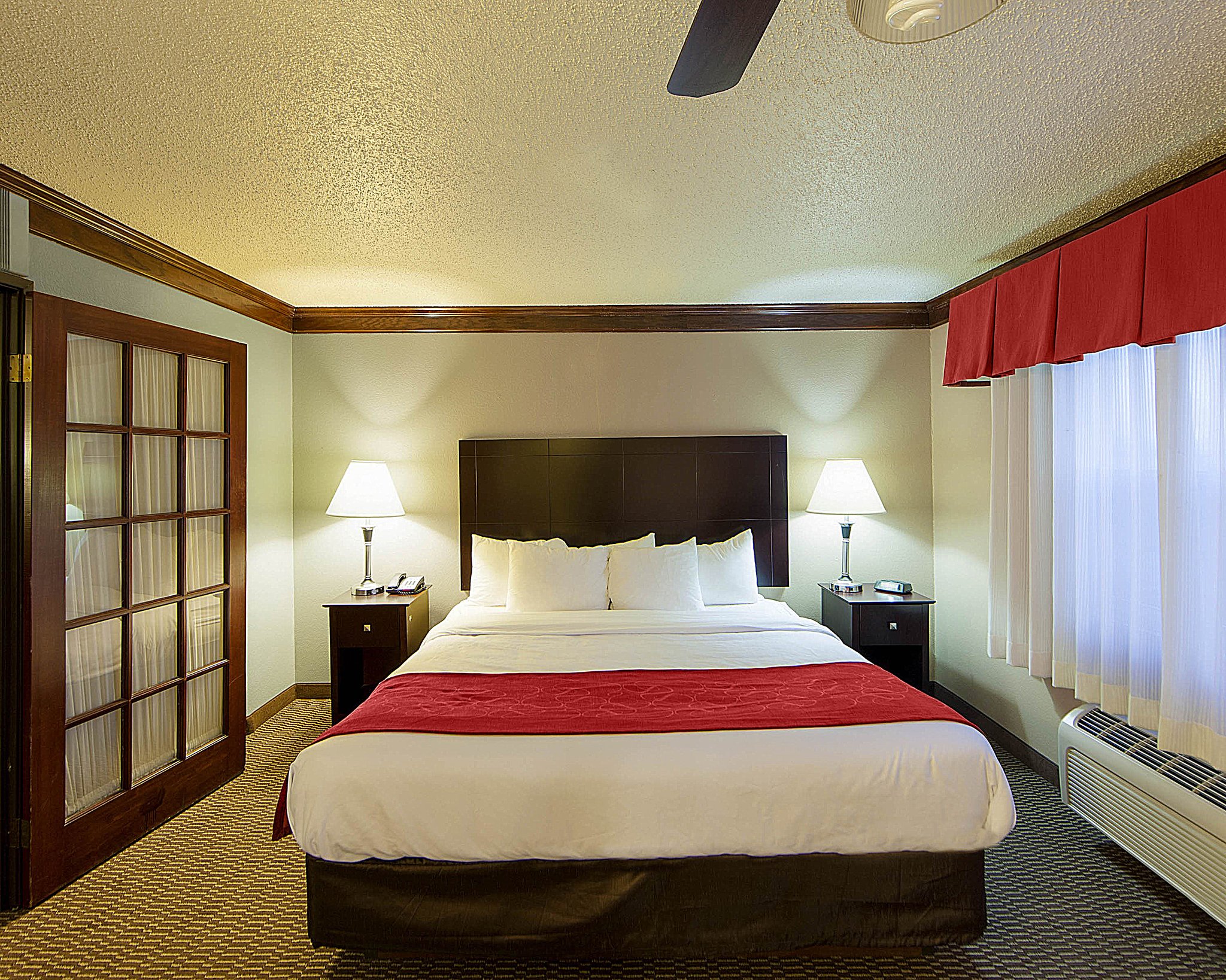 Quality Suites Addison-Dallas photo 6