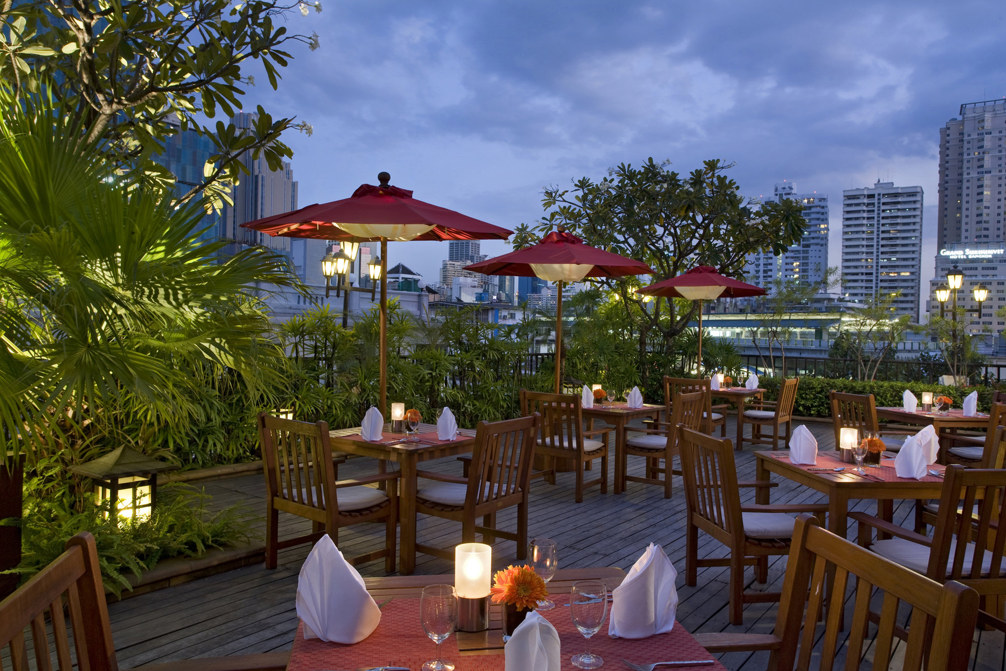 Boulevard Hotel Bangkok Sukhumvit - โรงแรม บูเลอวาร์ด กรุงเทพ สุขุมวิท image