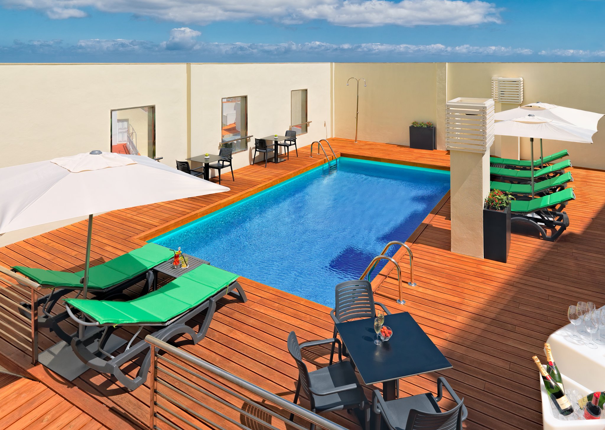 Occidental Santa Cruz Contemporáneo by null