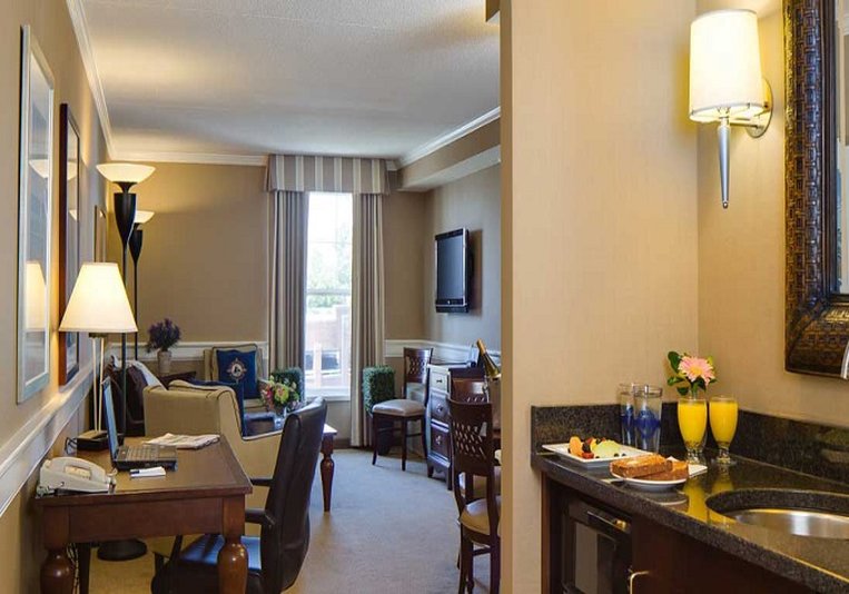 Salem Waterfront Hotel & Suites by null
