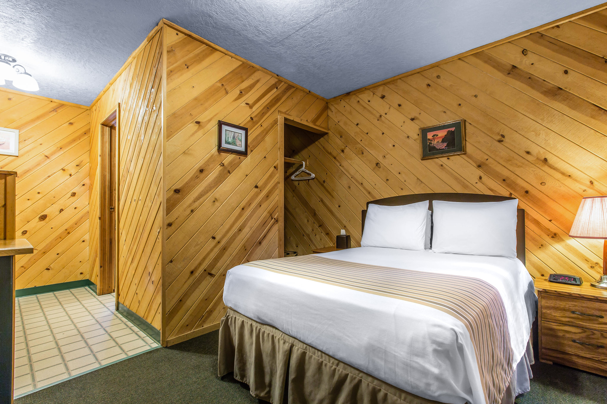 Emerald Forest Cabins & RV by null