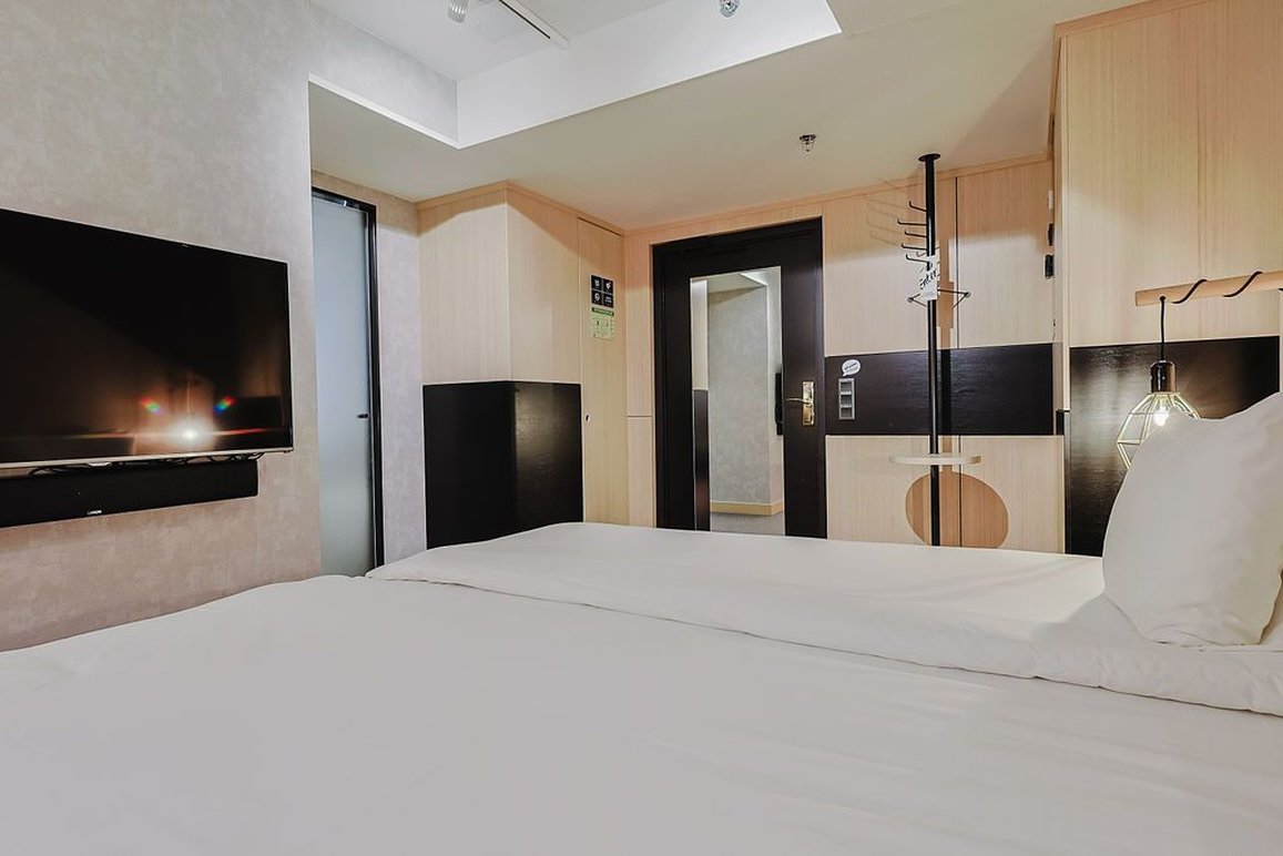 Hotel With Urban Deli by null