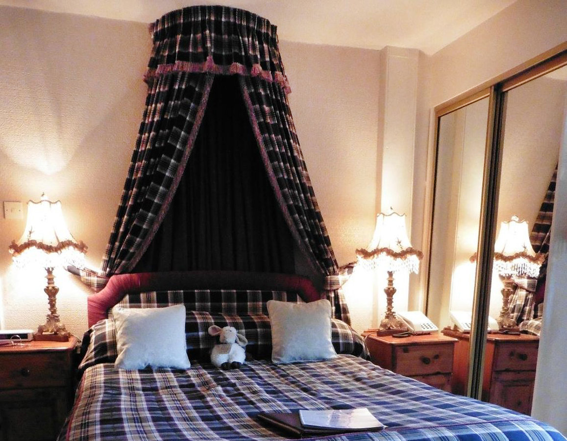Atholl Arms Hotel by null