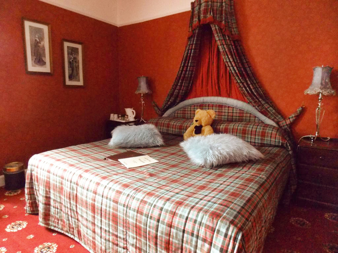 Atholl Arms Hotel by null