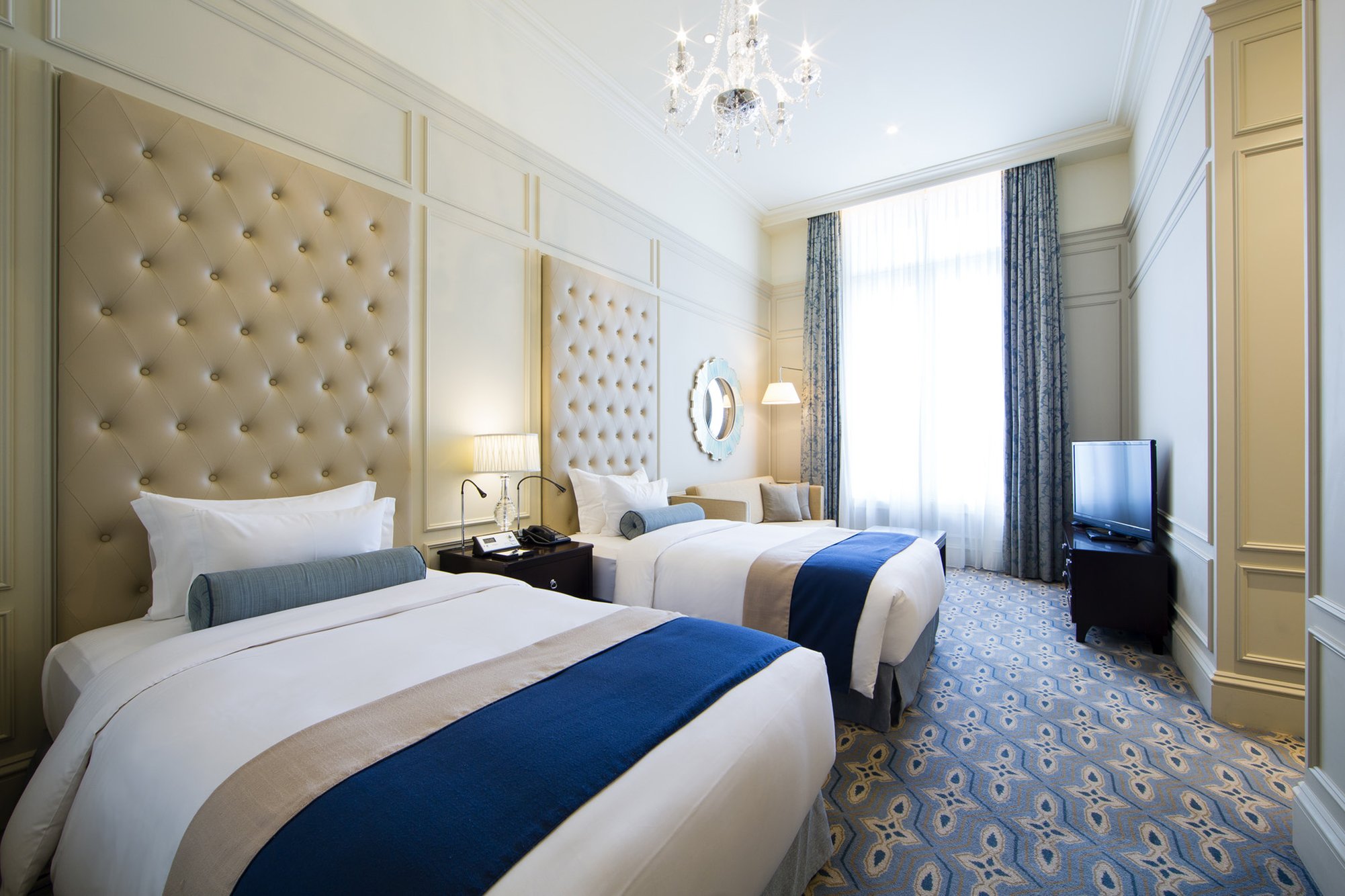 The Tokyo Station Hotel by null