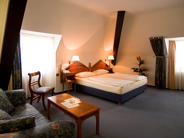 Kurpark-Hotel by null