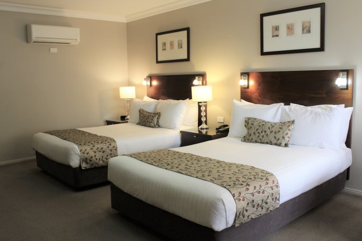 Carlyle Suites & Apartments photo 6