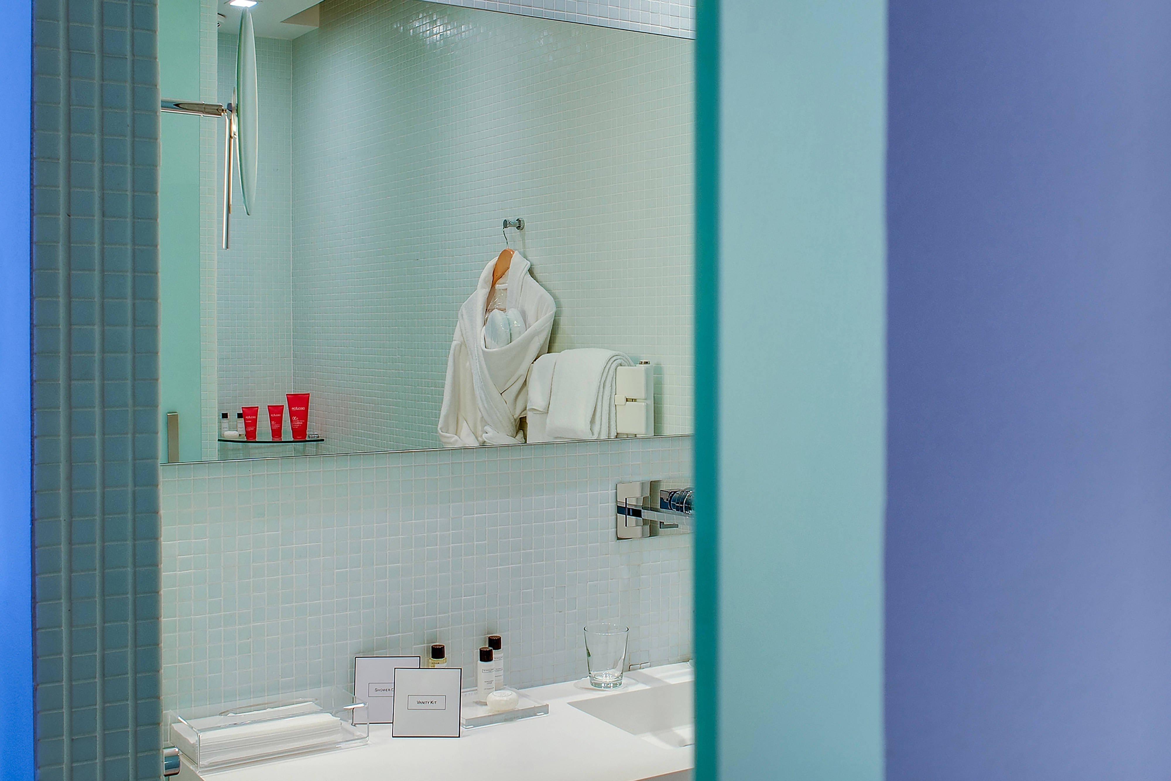 Hotel de Bourgtheroulde, Autograph Collection by null