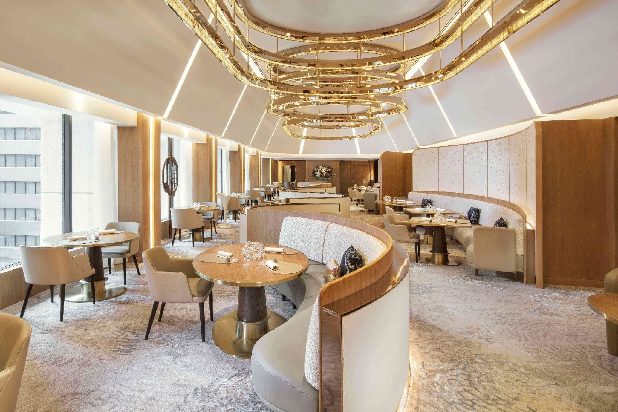 The Landmark Mandarin Oriental, Hong Kong by null
