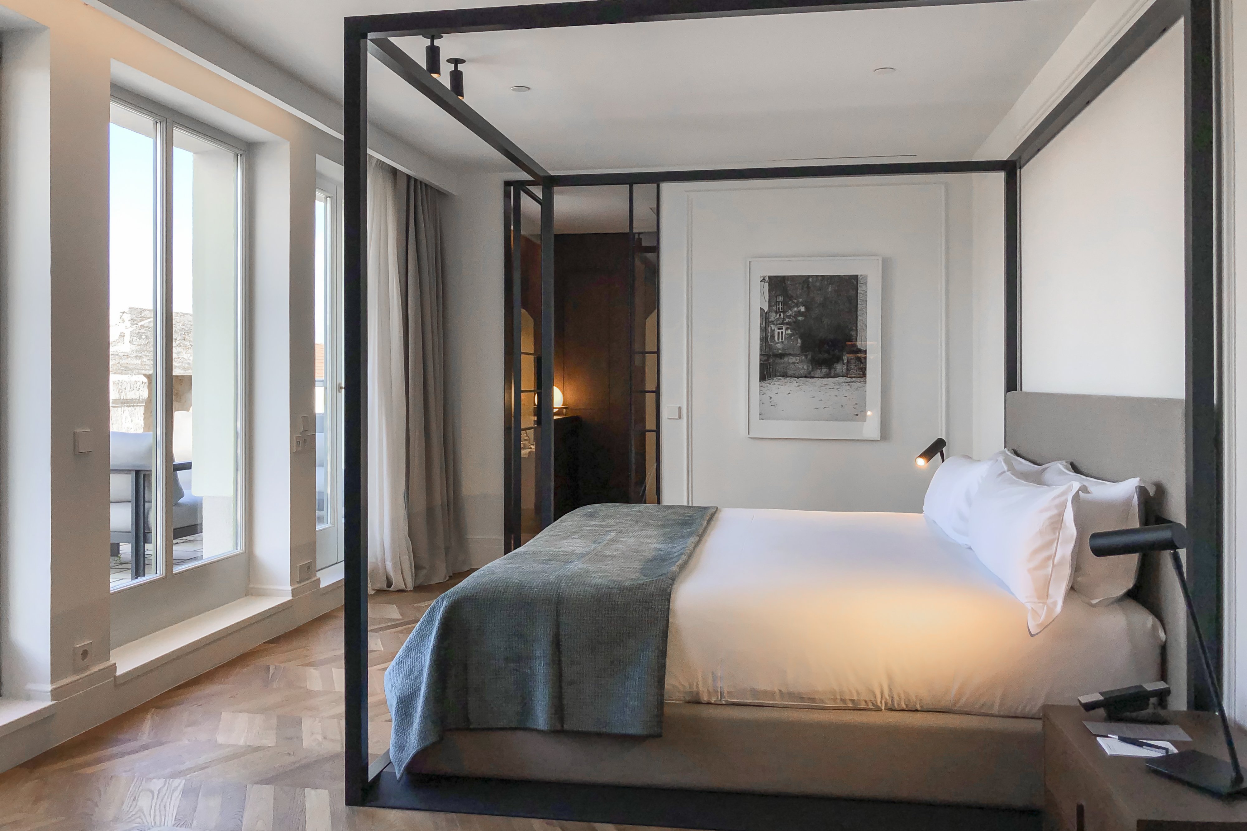 Kozmo Hotel Suites & Spa by null