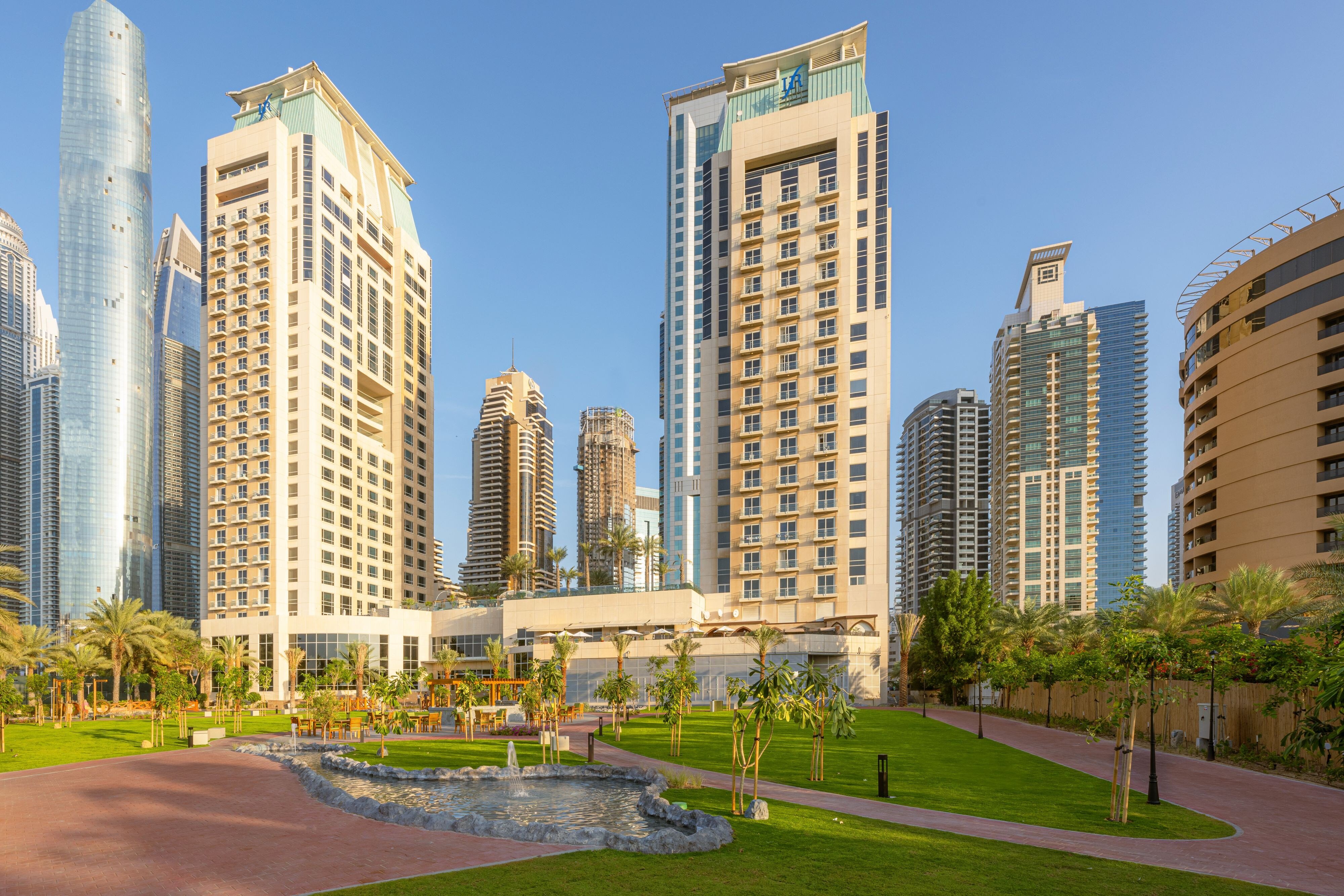 Al Habtoor Grand Resort, Autograph Collection by null