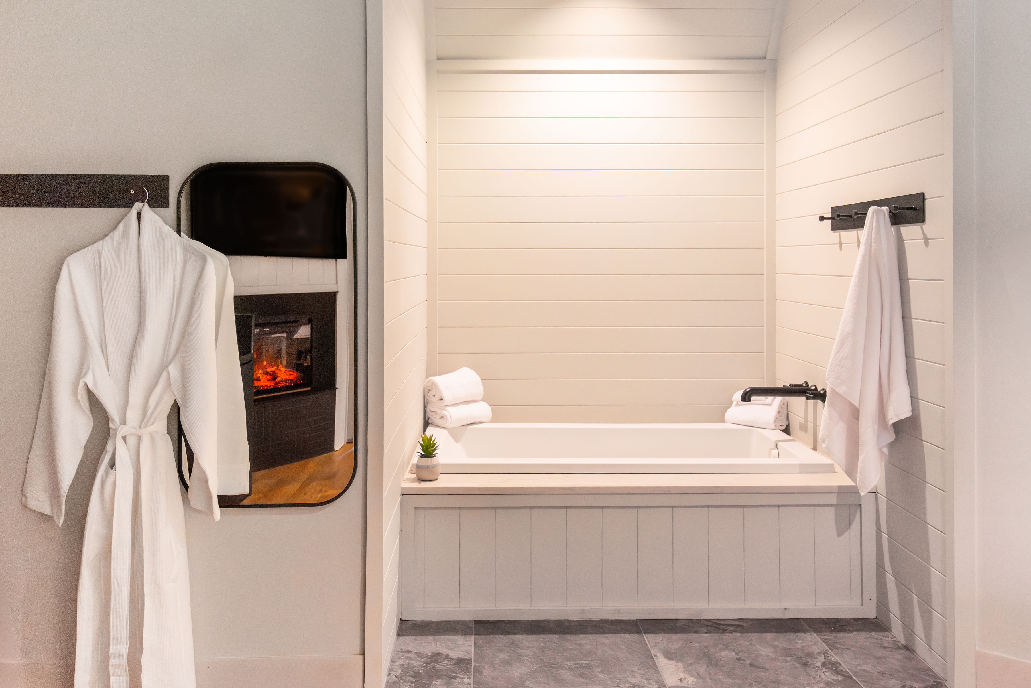Historic Rocky Waters Inn, A Small Luxury Hotel by null