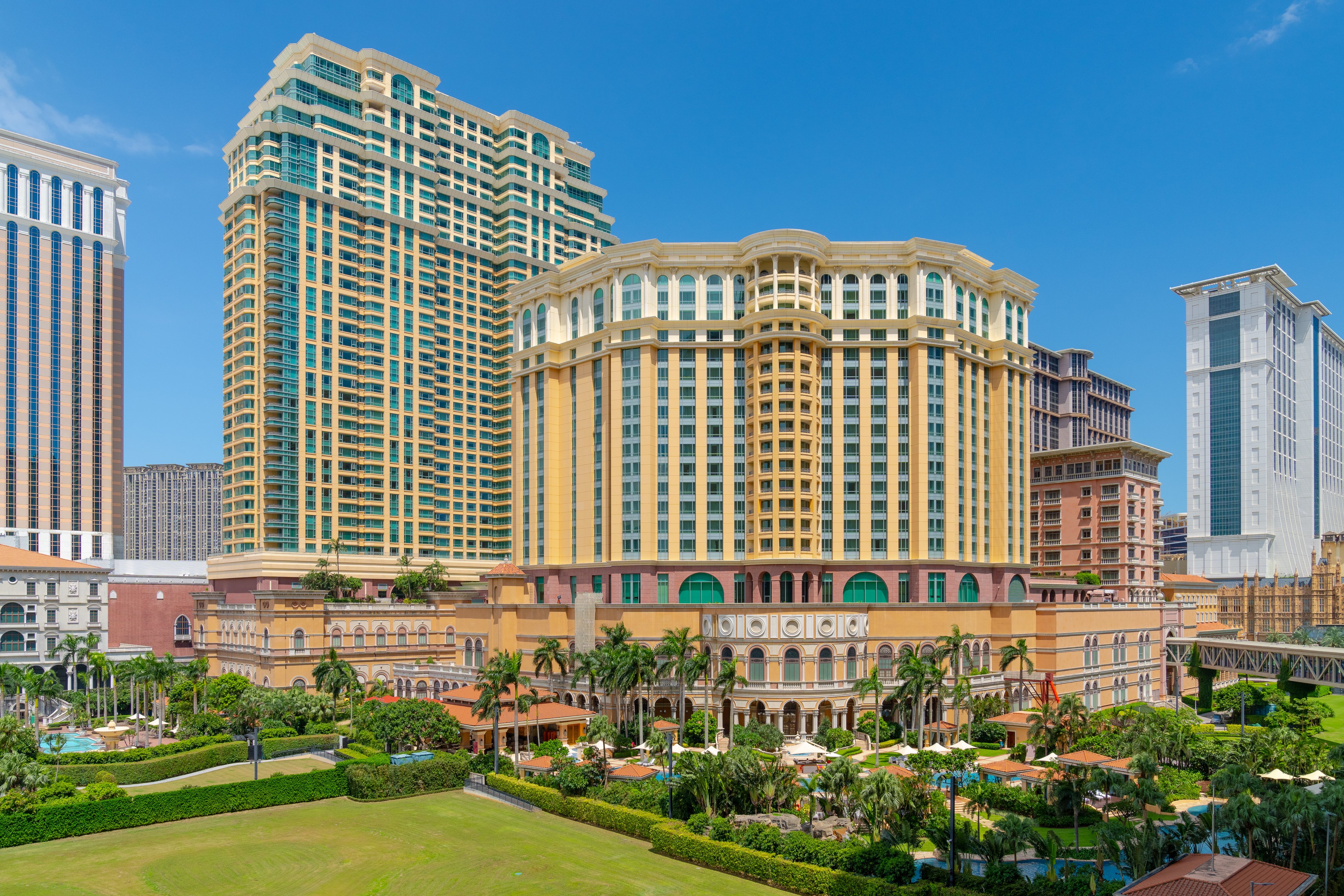 Four Seasons Hotel Macao by null
