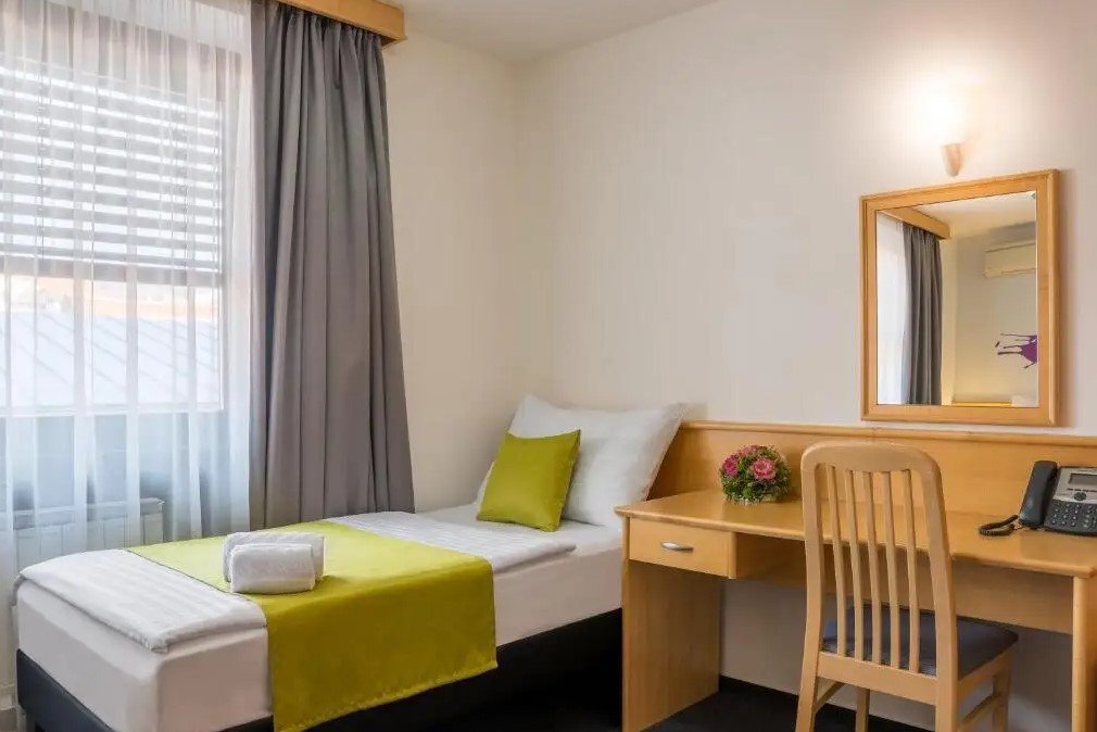 B&B HOTEL Maribor Orel by null