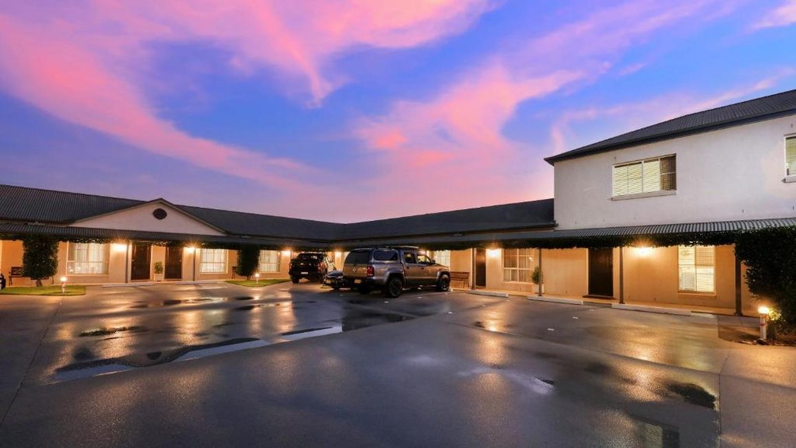 Breakout Motel by null