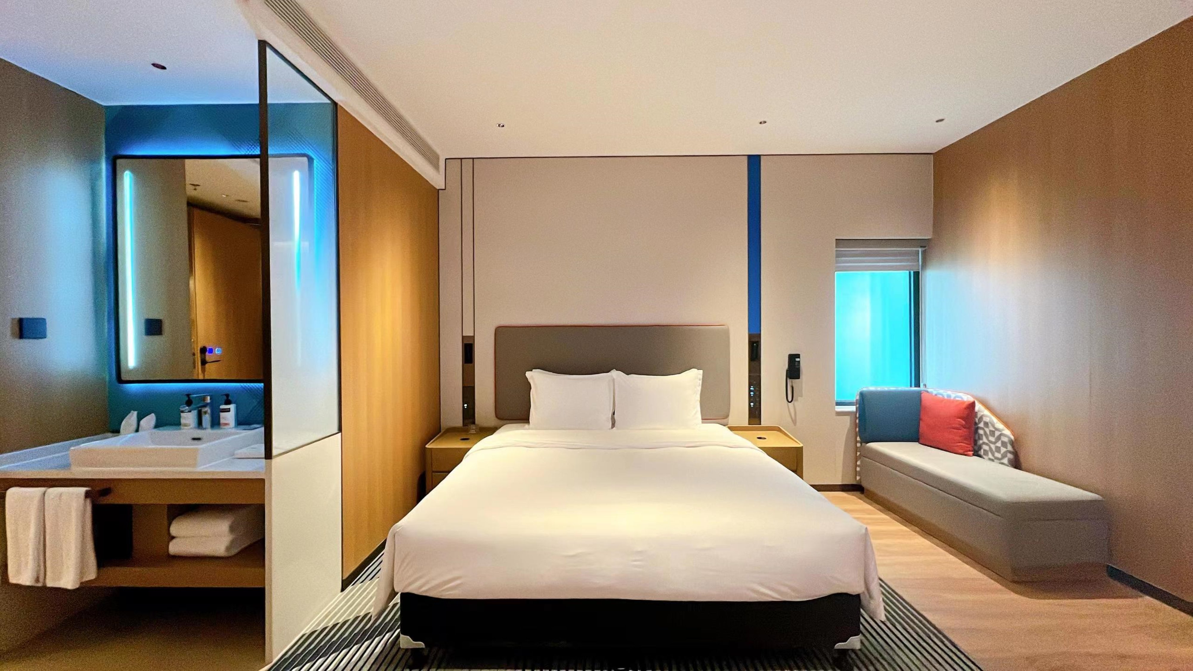 Holiday Inn Express Haikou Xiuying Port, an IHG Hotel photo 4