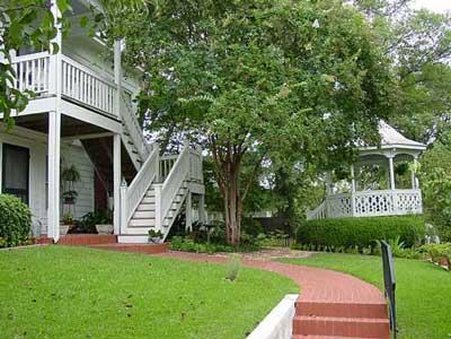 Red Bluff Cottage by null
