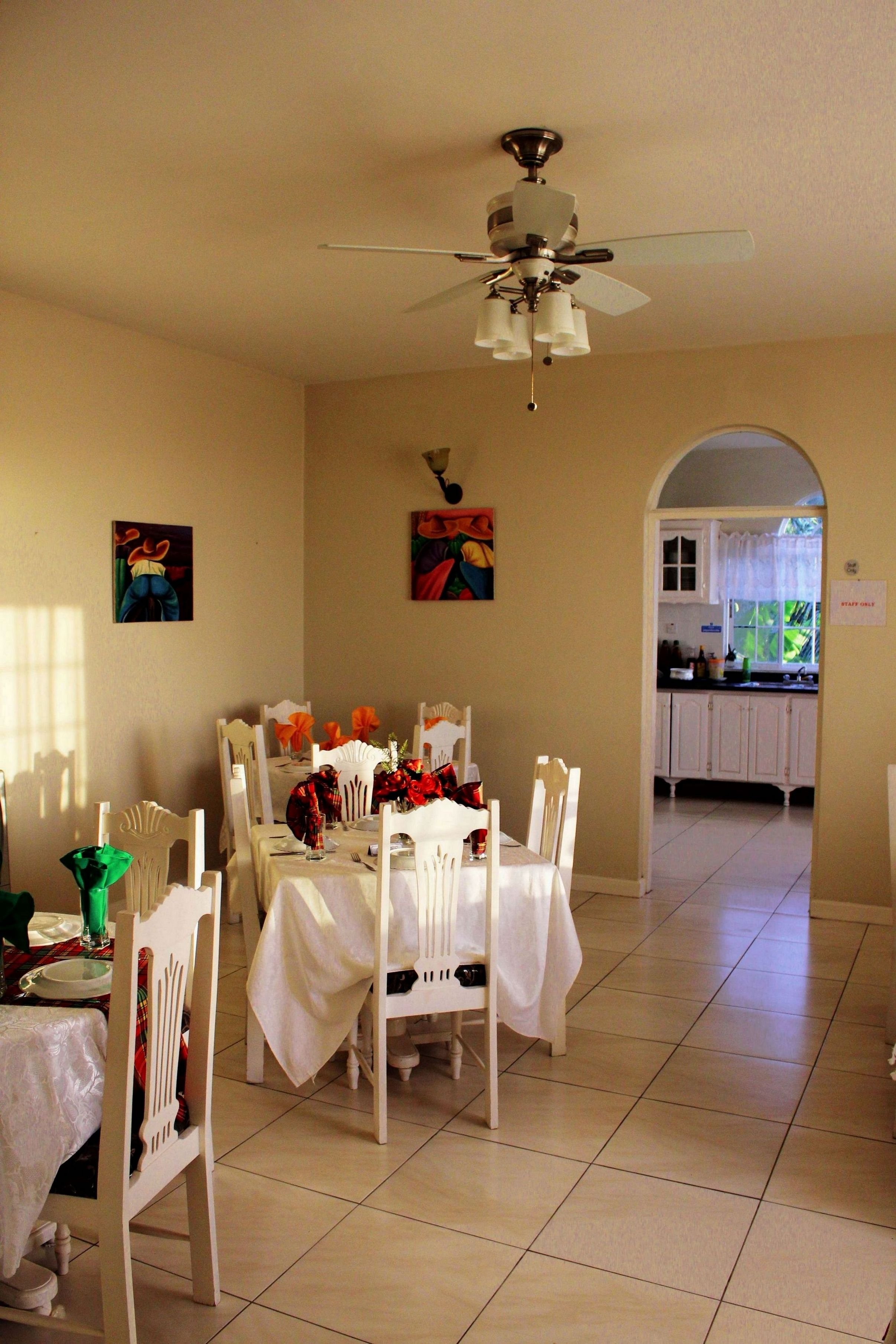 Retreat Guesthouse Luxury Suites by null