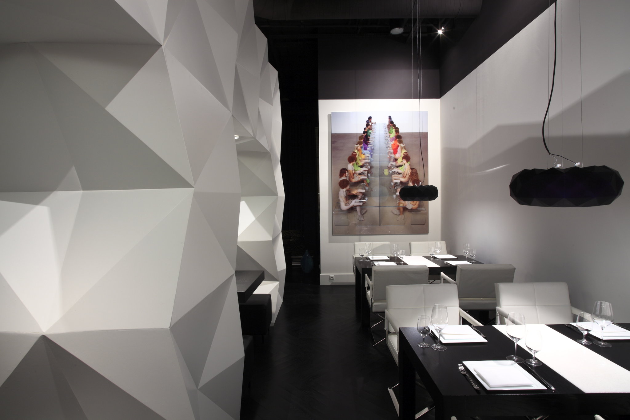 Blow Up Hall 5050 by null