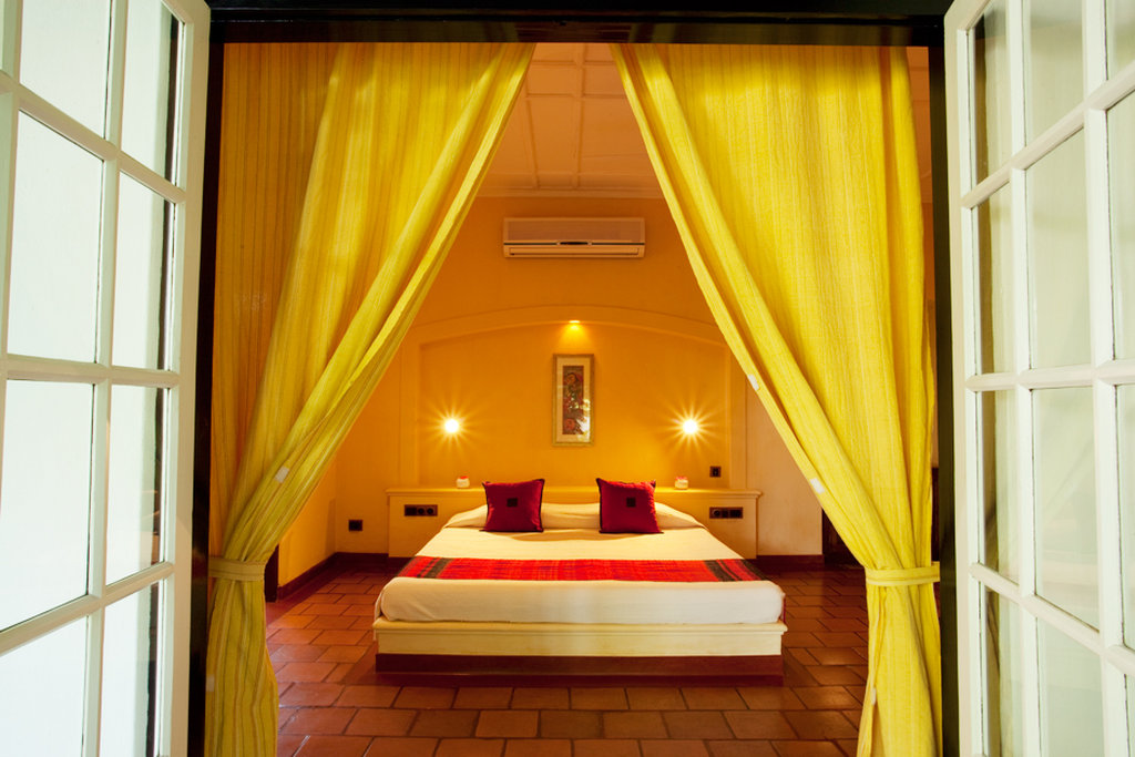 Old Harbour Hotel by null