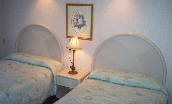 Falmouth Heights Motor Lodge by null