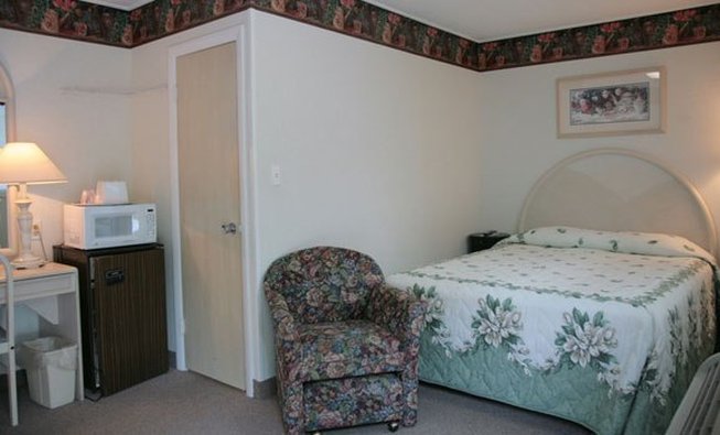 Falmouth Heights Motor Lodge by null