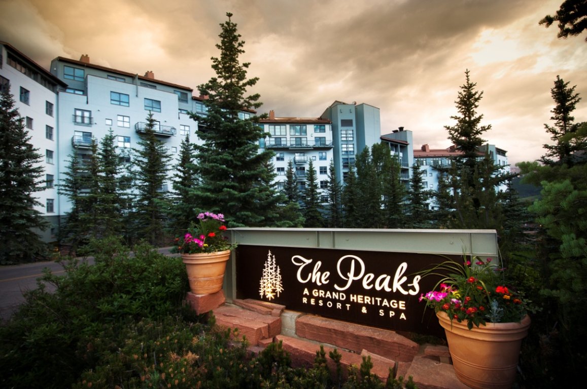 The Peaks Resort & Spa by null