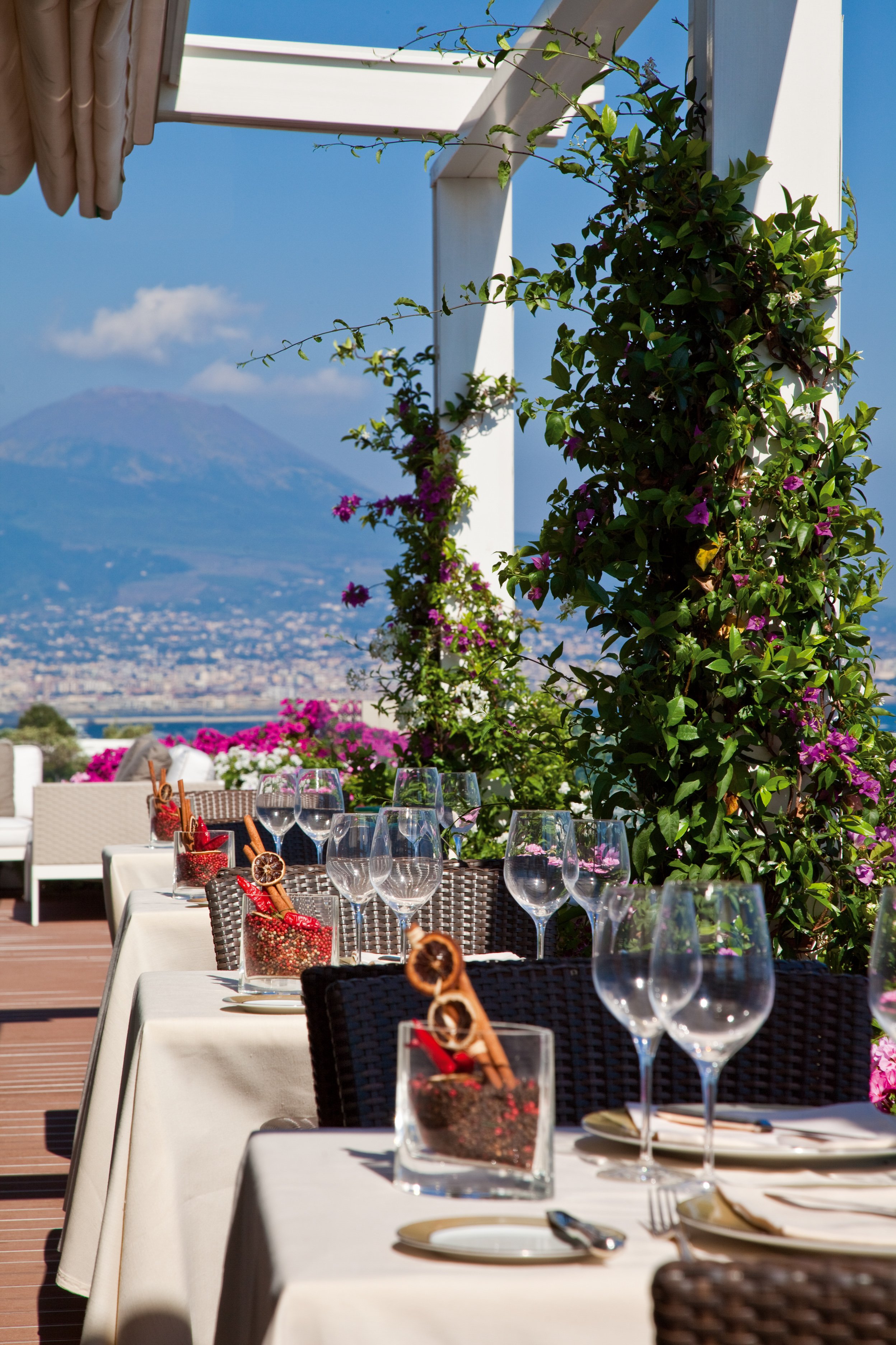 Grand Hotel Vesuvio by null