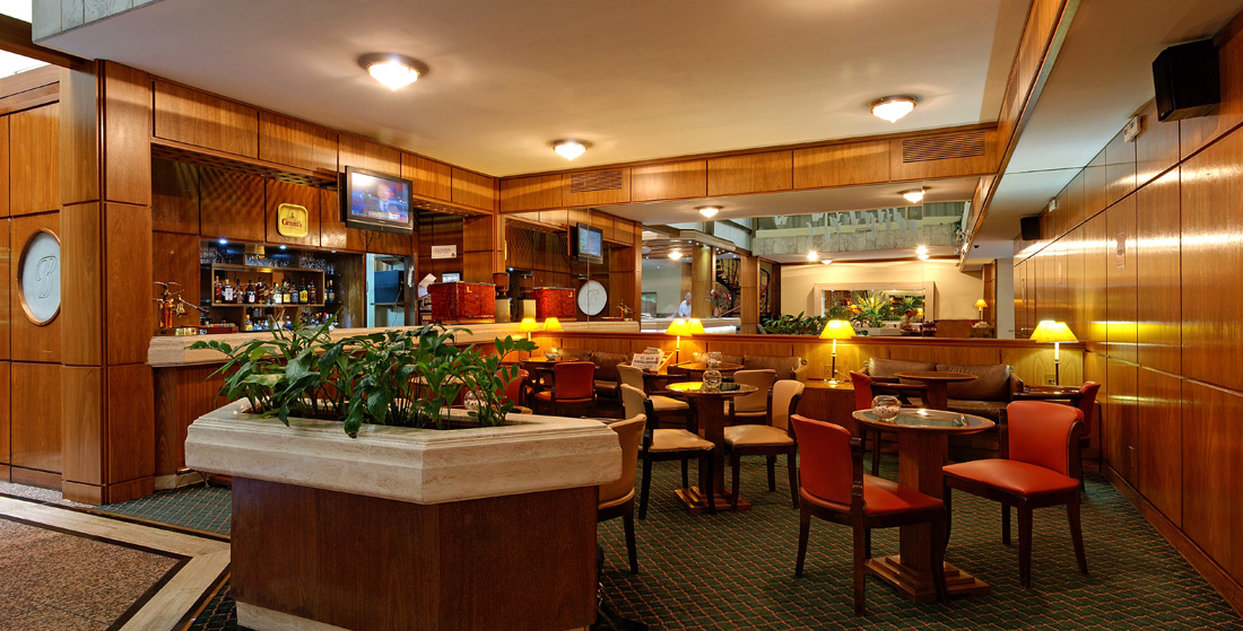 Balmoral Plaza by null