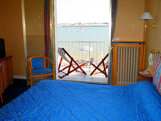 Hôtel Les Brises, vue mer. by null