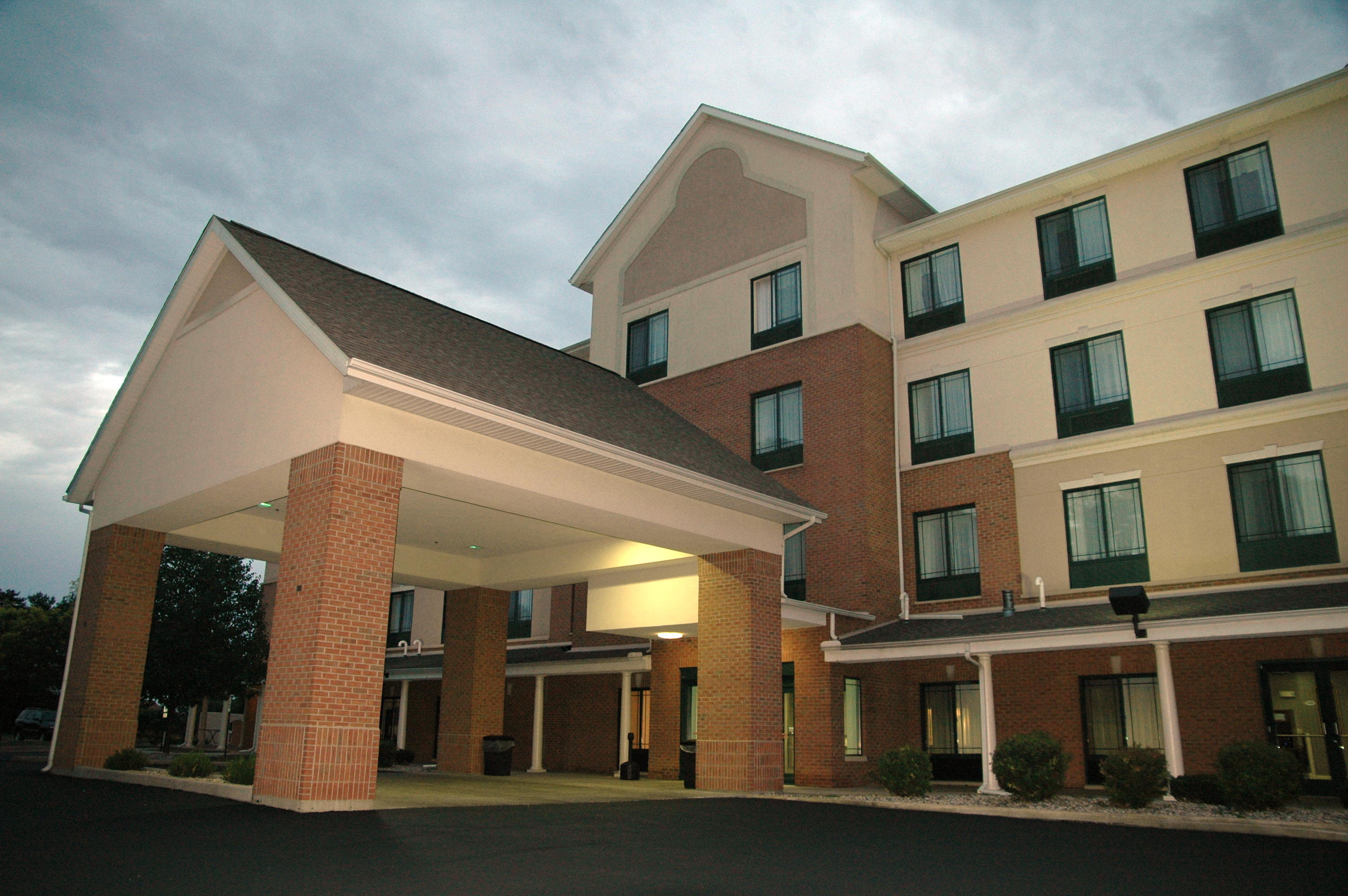 Best Western Plus Kalamazoo Suites photo 5