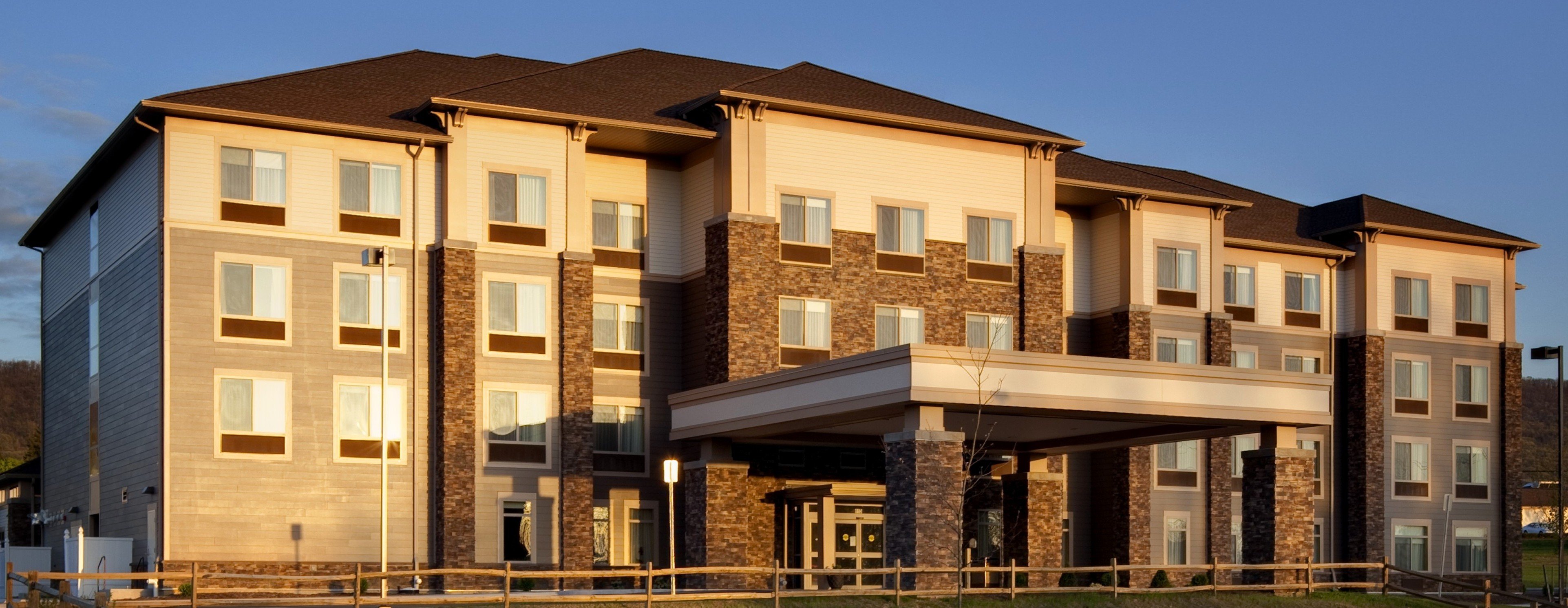 Best Western Plus University Park Inn & Suites by null