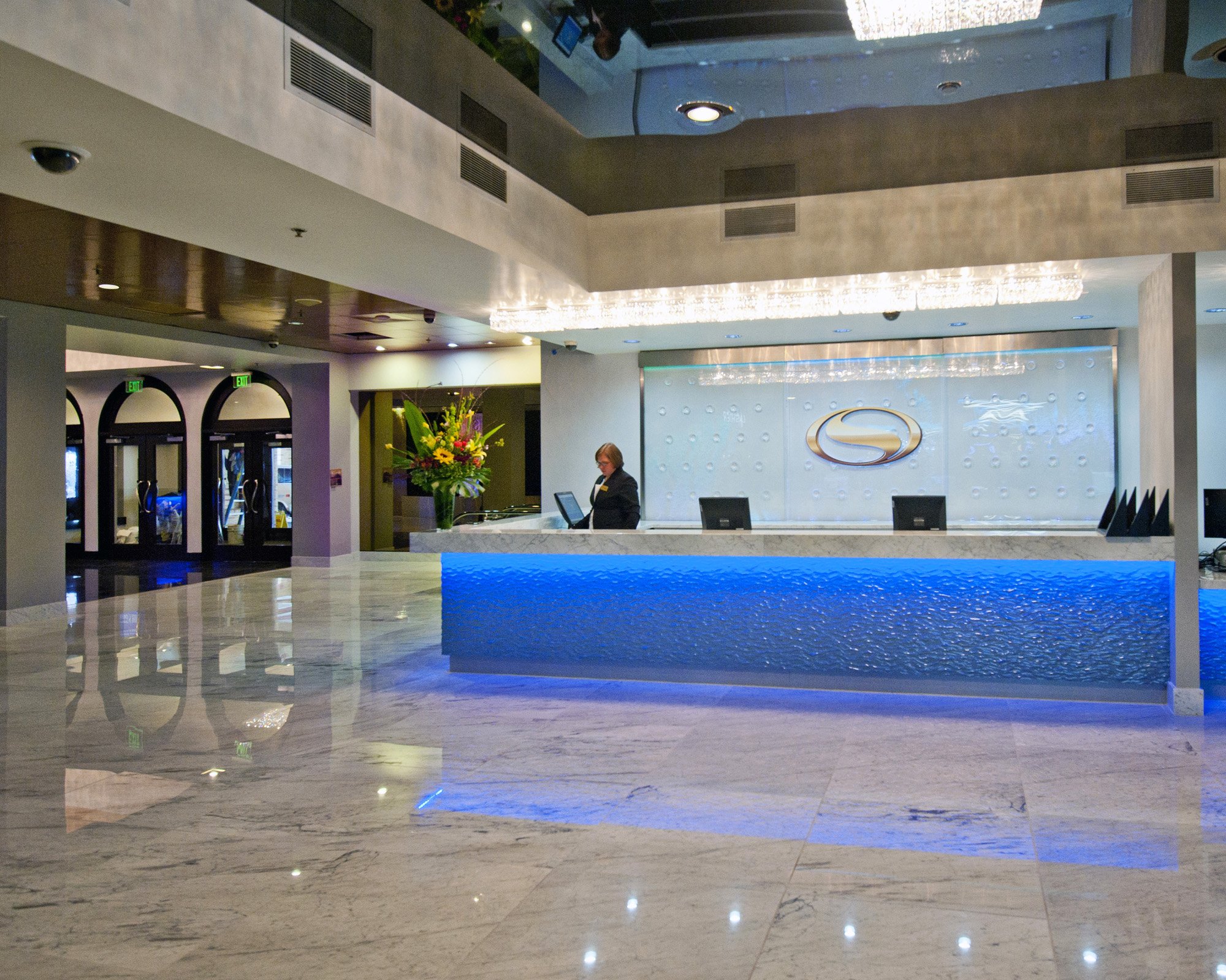 Renaissance Reno Downtown Hotel & Spa by null