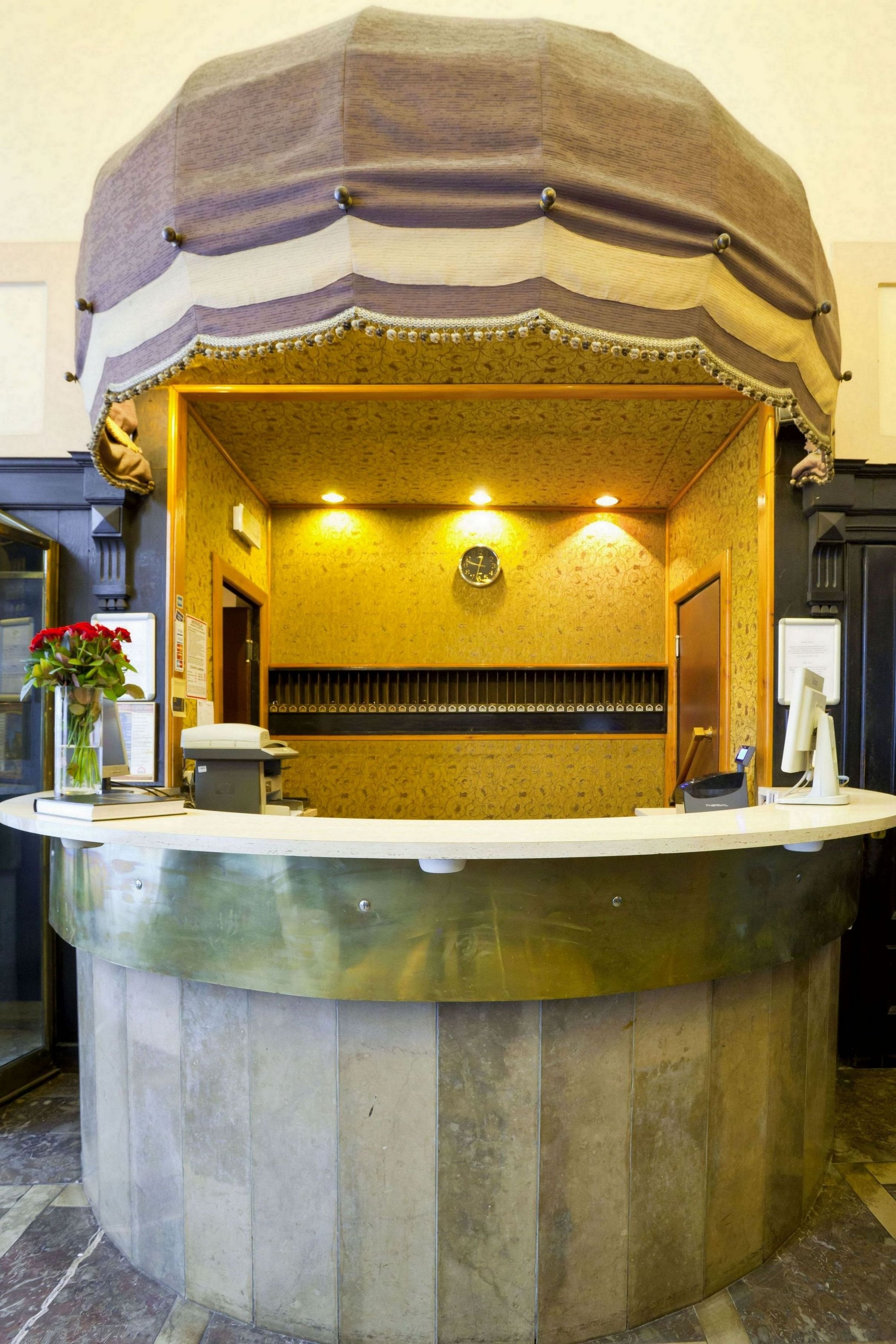 Hotel Royal by null