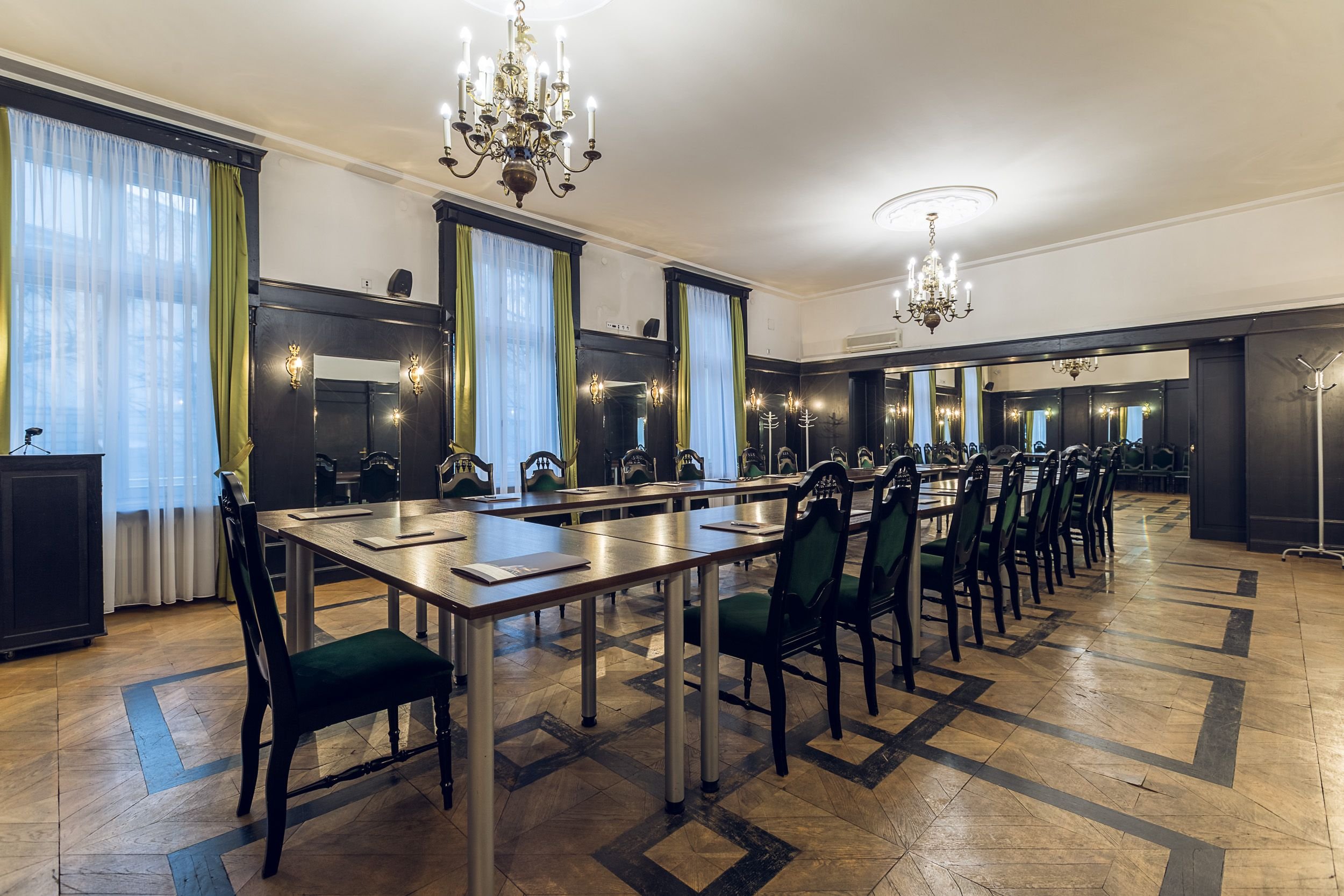 Hotel Royal by null