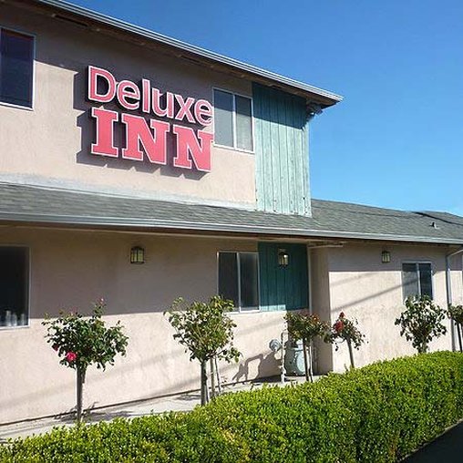 Deluxe Inn image