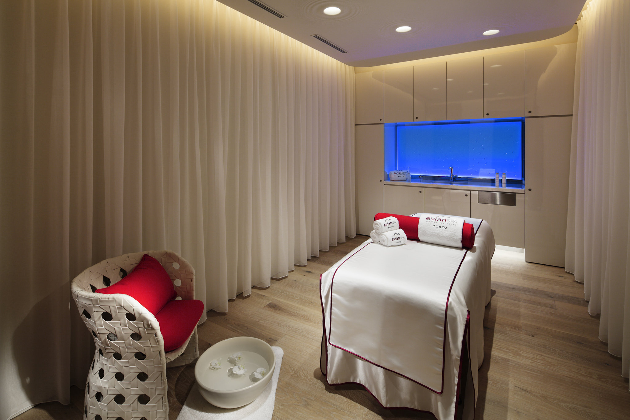 Palace Hotel Tokyo by null