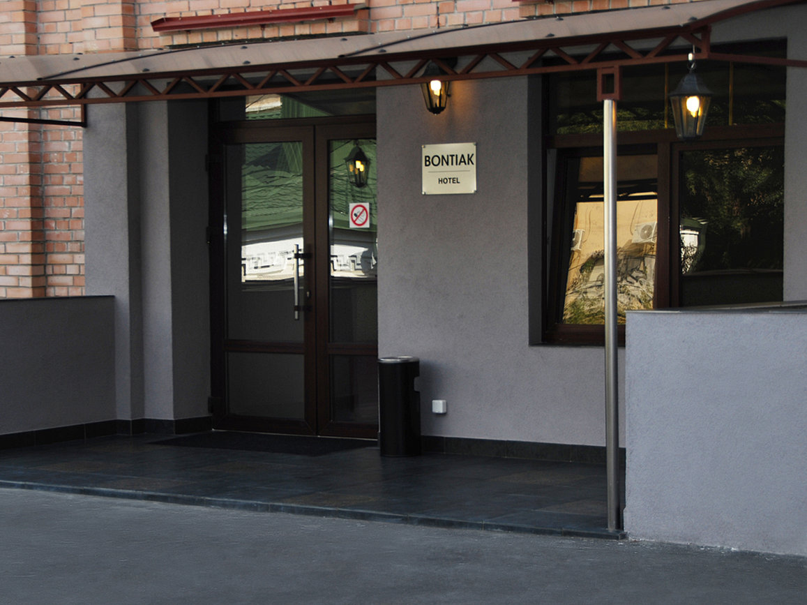 Bontiak Hotel by null