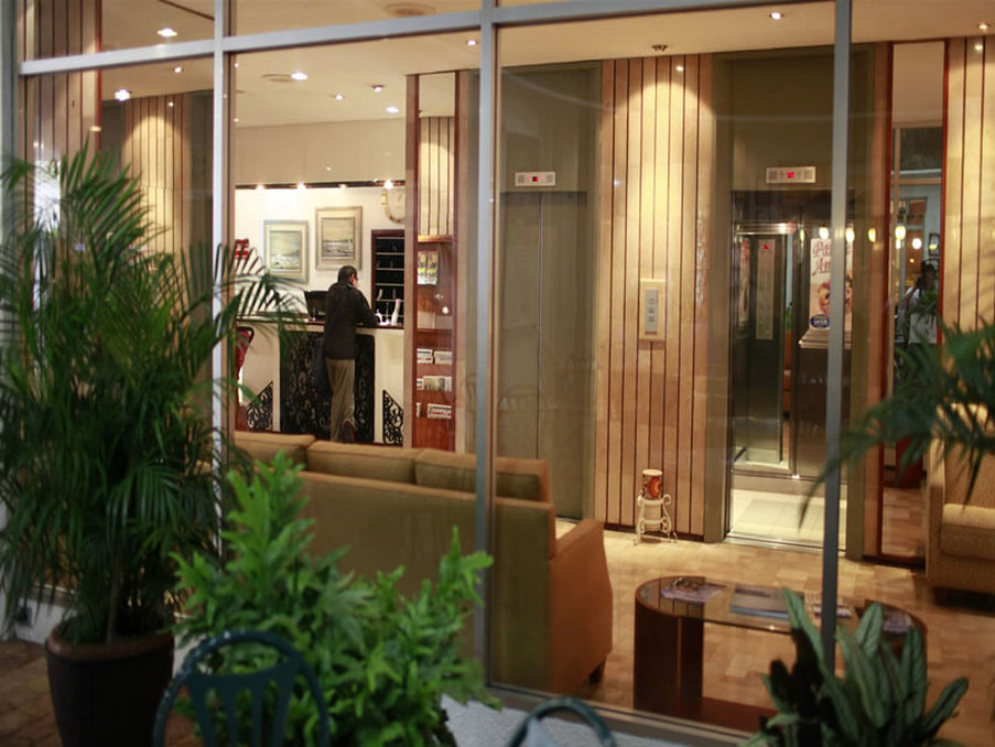 Hotel Continental by null