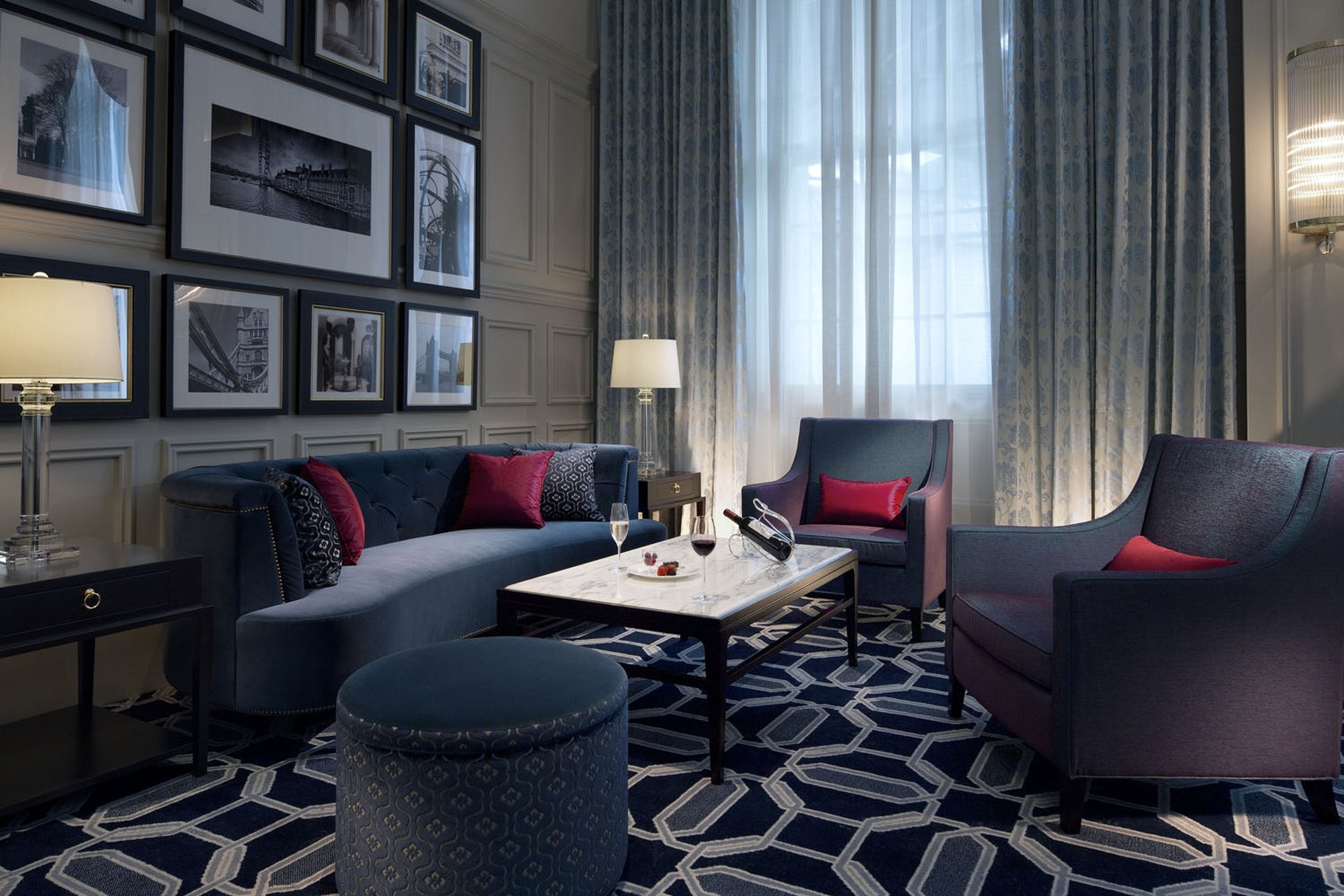 The Tokyo Station Hotel by null