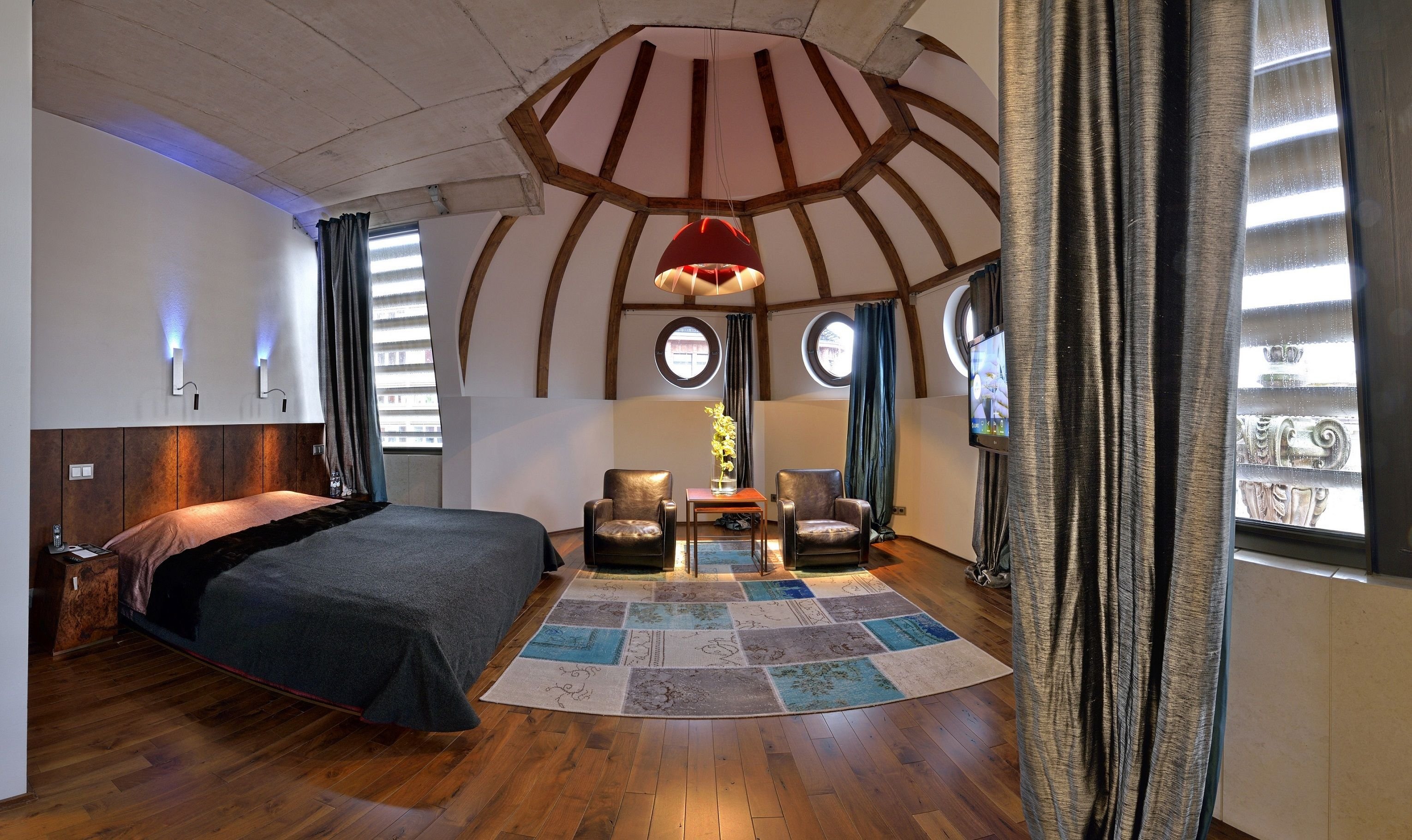 Hotel Monopol by null
