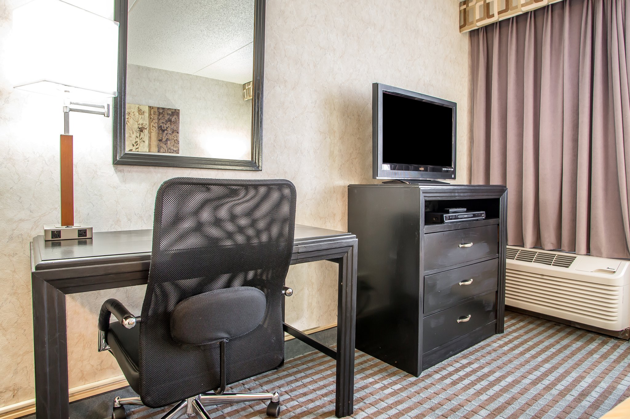 Ramada by Wyndham Cedar Rapids photo 6