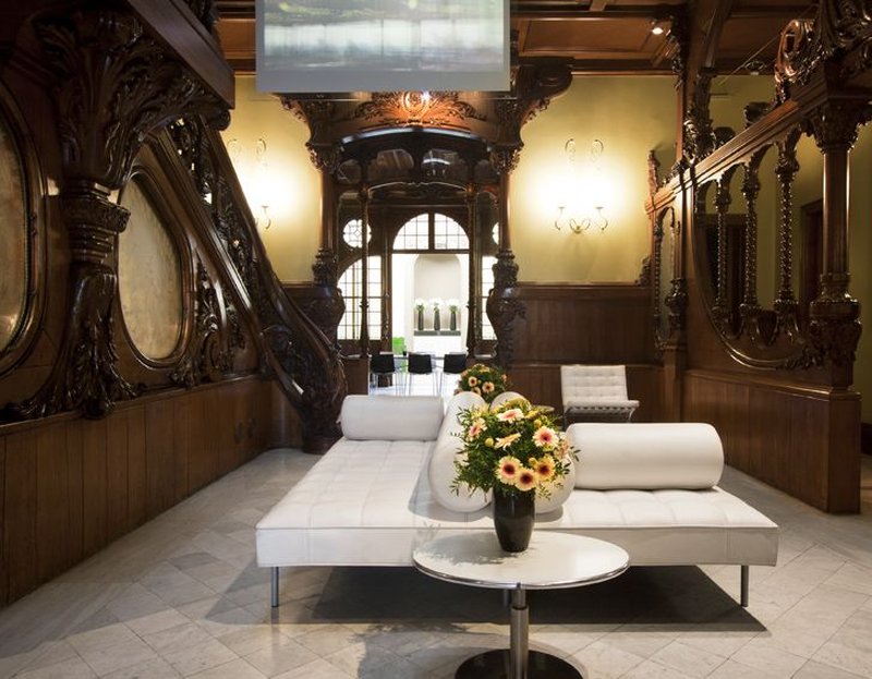 El Palauet Barcelona by null