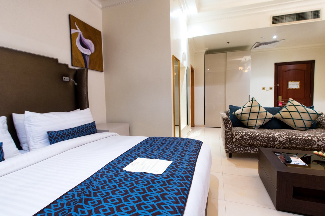 Victoria Crown Plaza Hotel by null