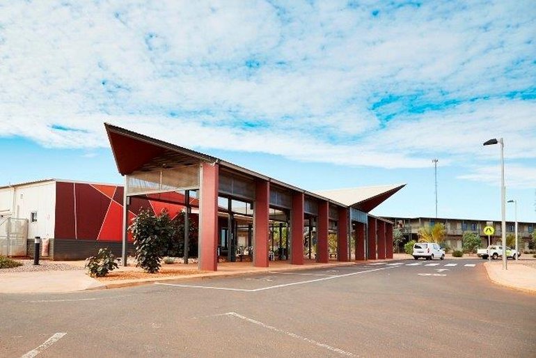 Ess Gateway Village photo 2