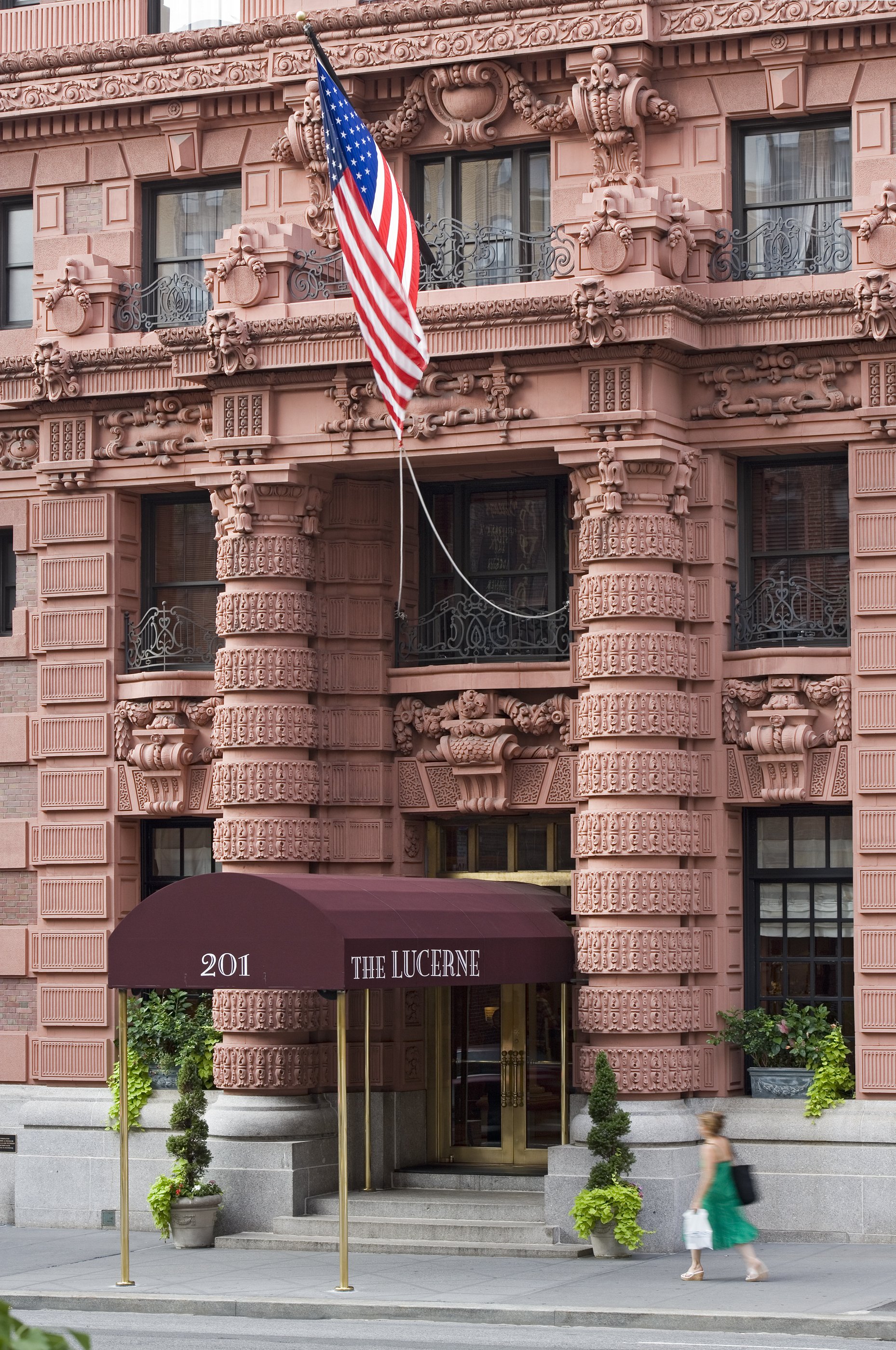 The Lucerne Hotel by null