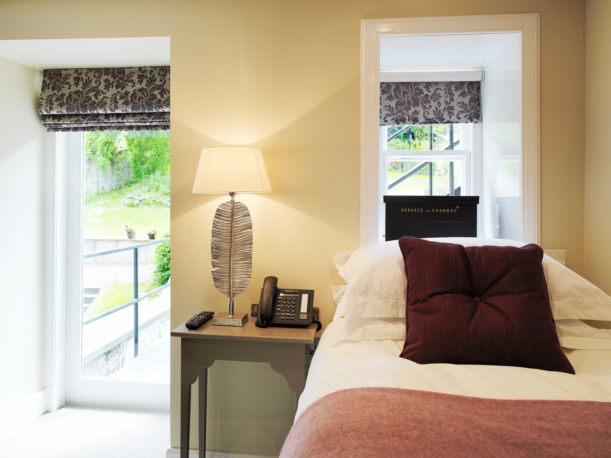 24 Royal Terrace Hotel by null