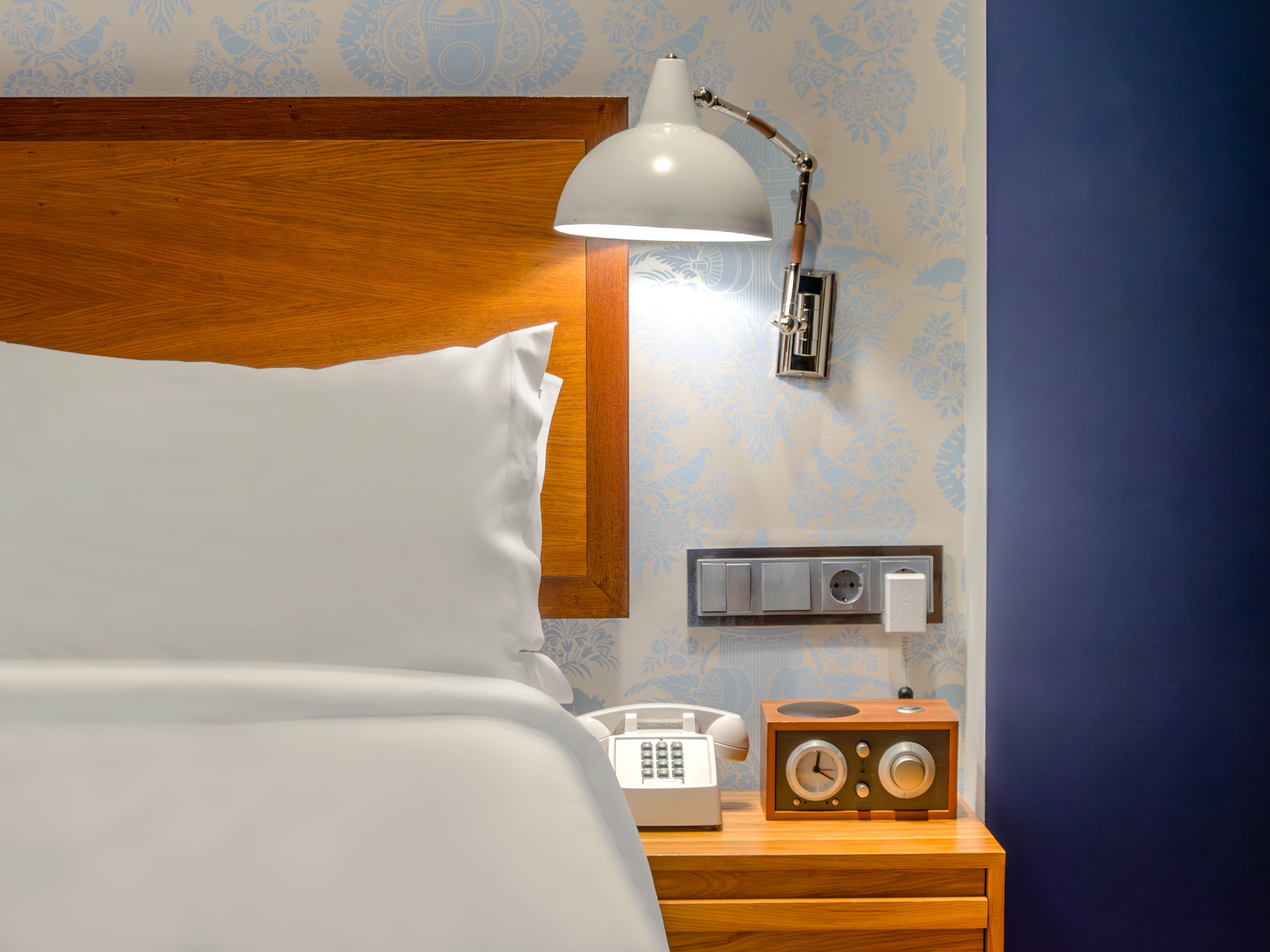 Brown's Central Hotel by null