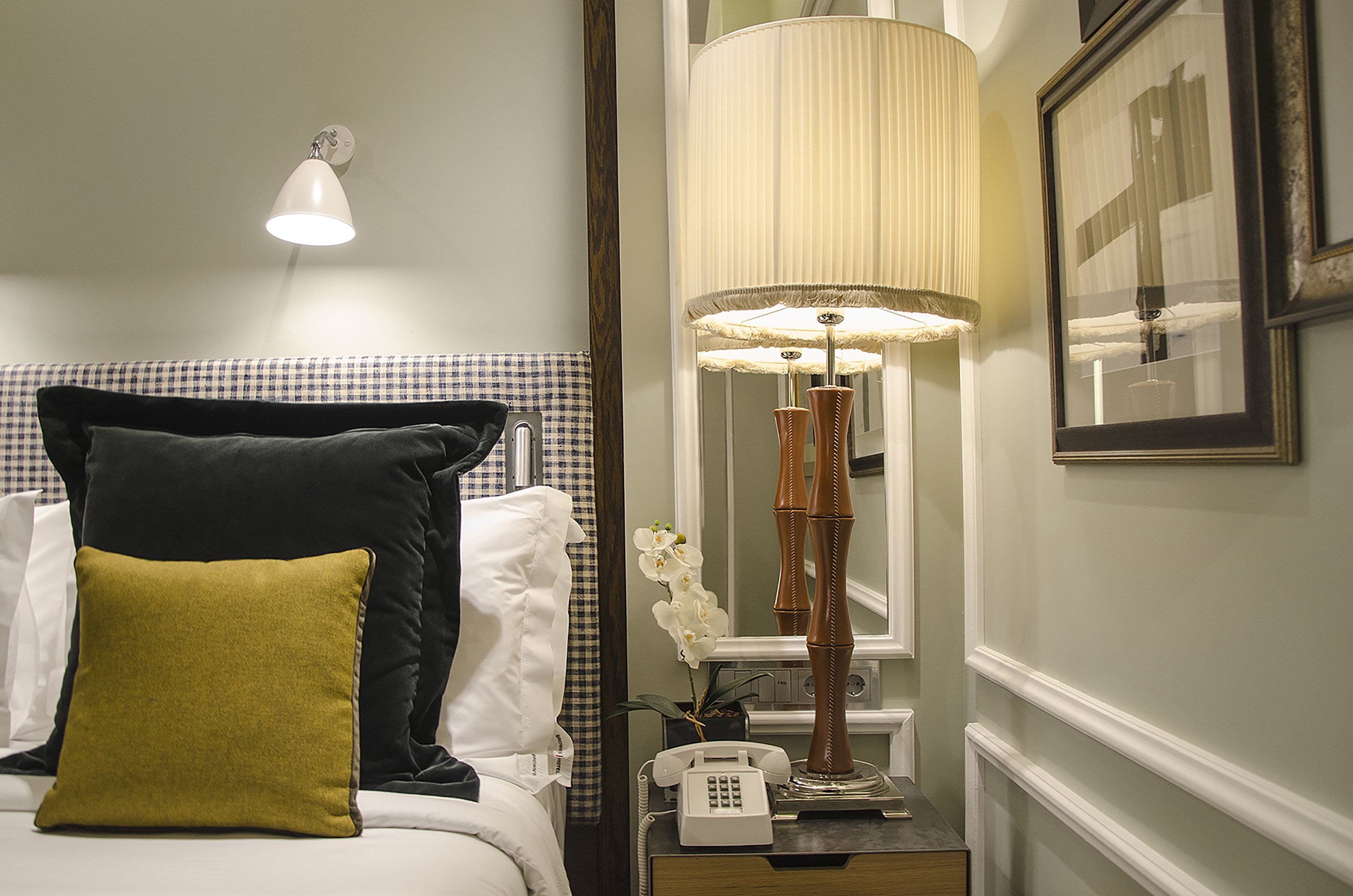 Brown's Central Hotel by null